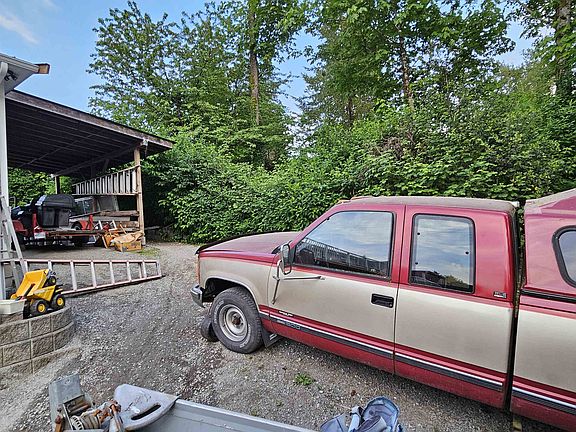 5th image of 10223 124th St
