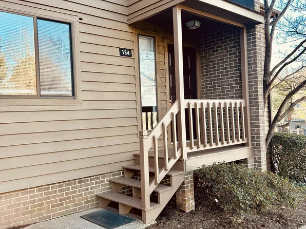 134 Harvest Dr, Charlottesville, VA 22903