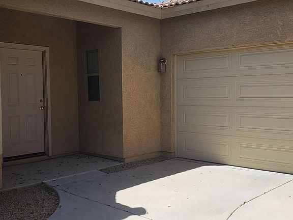 3rd image of 504 E Rainbow Dr