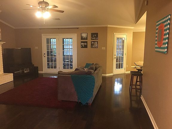 4th image of 105 Benwood Pl