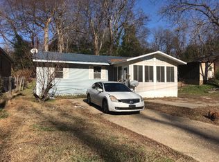 1019 Meadow St, Vicksburg, MS 39180