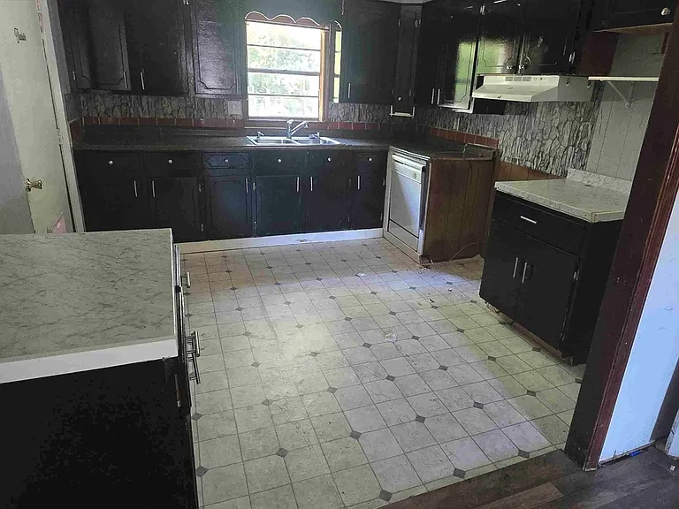 1010 Porter St — Photo 2