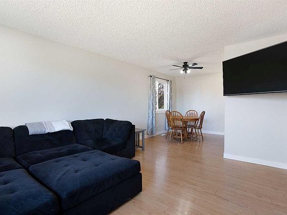 5th image of 23 N Queen Isabella Close SE