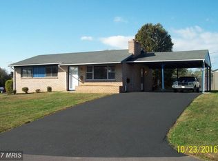 11518 Green Valley Dr, Hagerstown, MD 21740