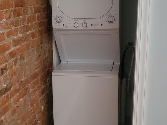4th image of 3140 Richmond St #2F