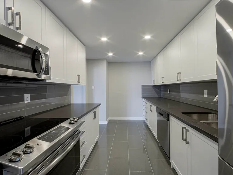 1501 Woodbine Ave — Photo 1