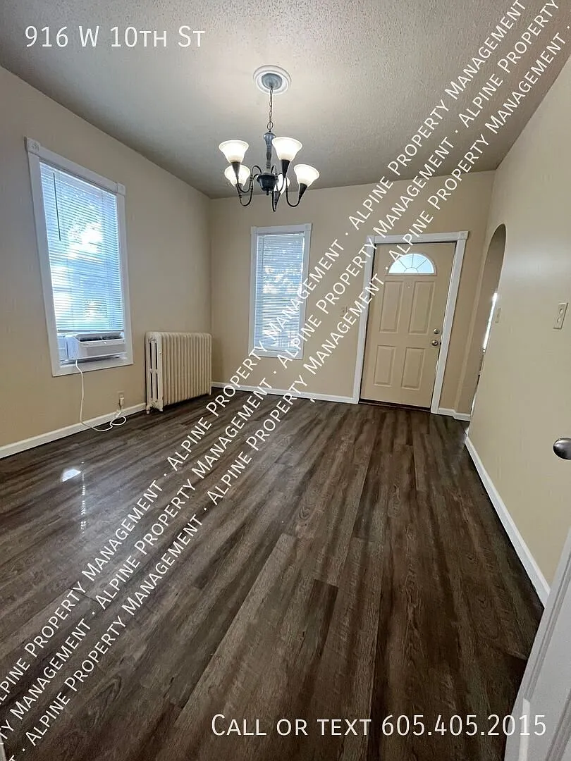 2 Bed/1 Bath Single Family Home for Rent near Downtown!! — Photo 3