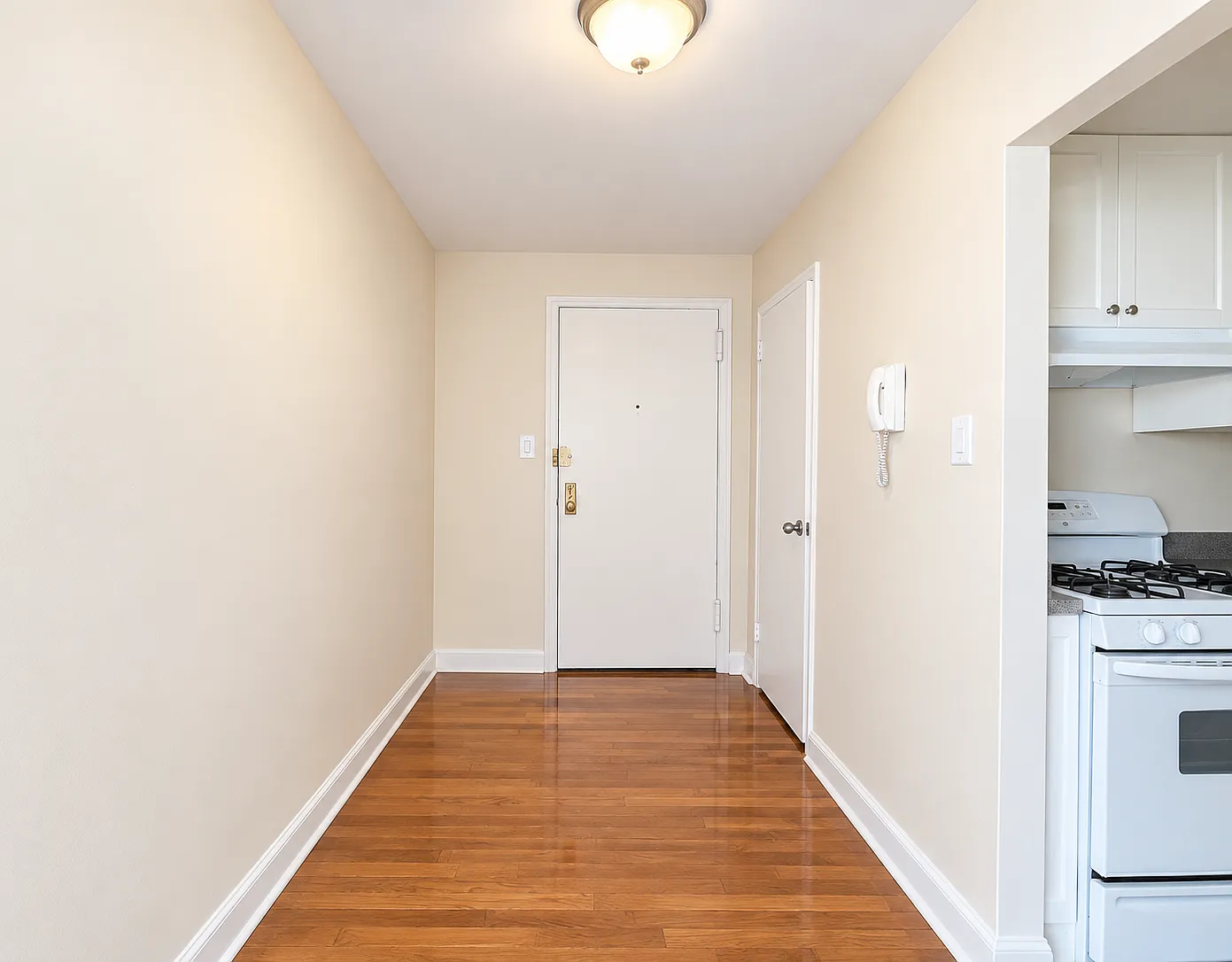 1 bed, $2,200 — Photo 3