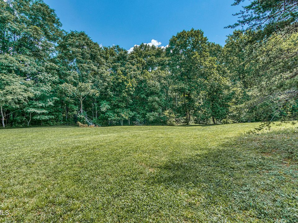 1st image of 845 Whippoorwill Ln