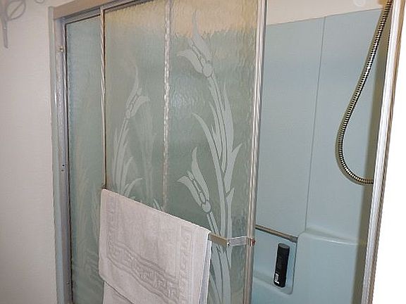 upper level bathroom