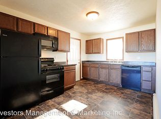 601 6th Ave SW APT 4, Minot, ND 58701