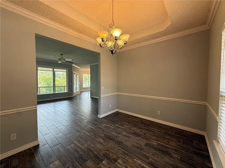 18033 Broadview — Photo 6