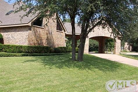 3rd image of 6 Turnberry Cir
