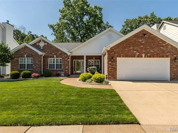 414 Arbor Glen Dr, Ballwin, MO 63021