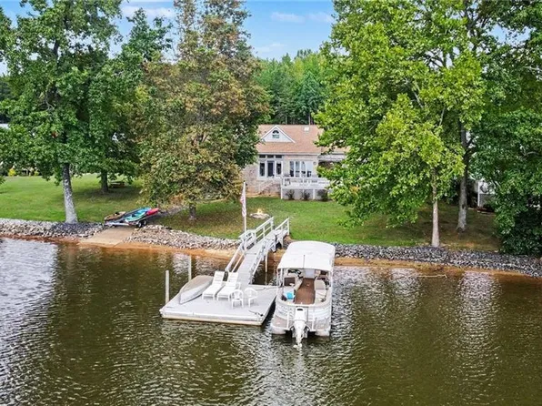 235 Pebble Point Rd, Salisbury, NC 28146