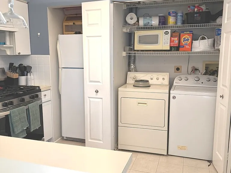 385 Sandhurst Cir #3 — Photo 6