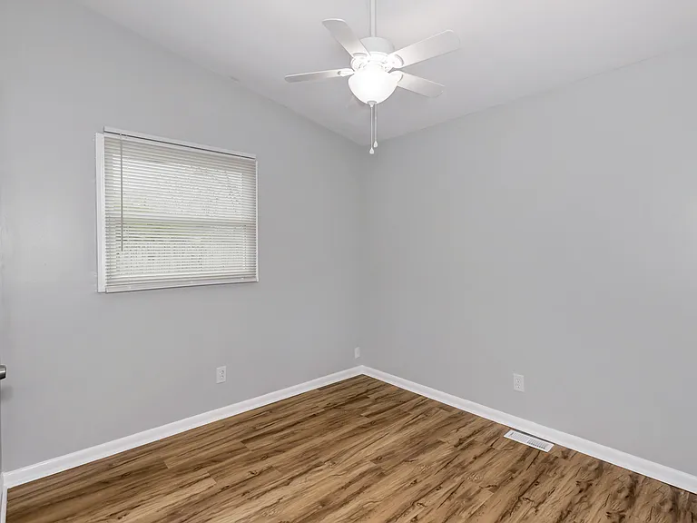 2814 Holiday Dr SW — Photo 10
