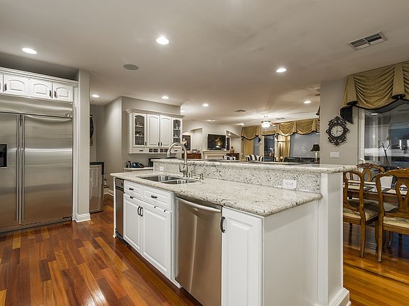 4th image of 10700 Capesthorne Way