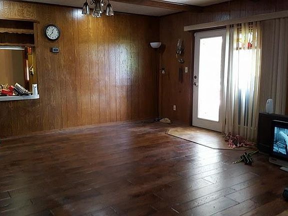 2nd image of 2909 Martindale Dr