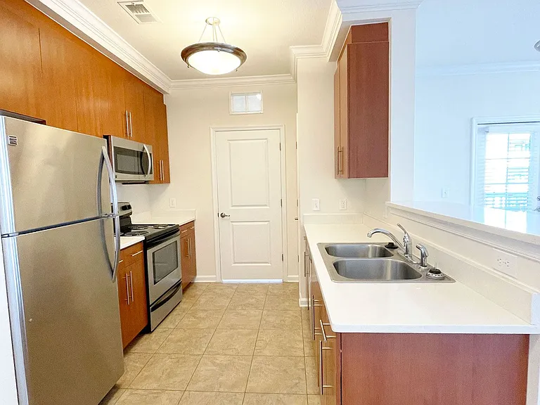 Belmont at Tryon Apartments — Photo 112