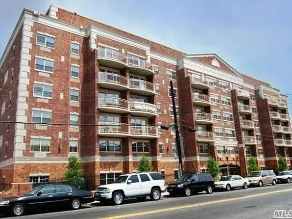 3811 108th St APT 2D, Flushing, NY 11368
