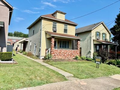 2412 2nd Ave, Koppel, PA, 16136