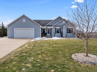 2125 Grandview Dr, Slinger, WI 53086