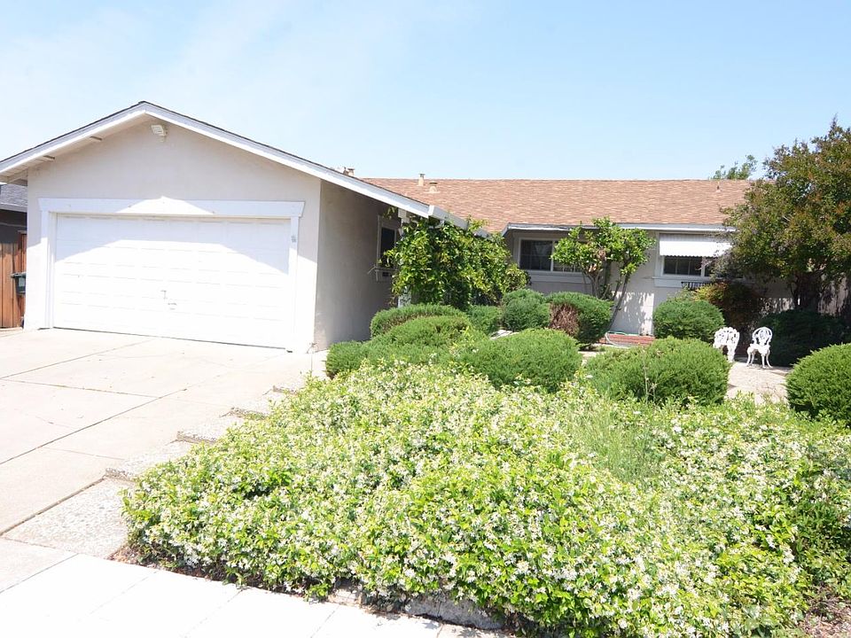 1st image of 1863 Everglades Dr