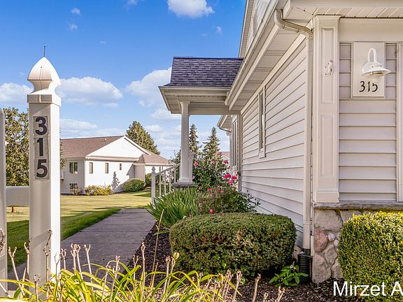 4th image of 315 Shoreside South Dr SE