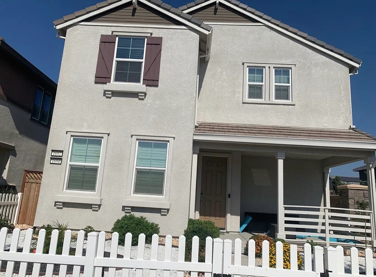 4 bed, 2507 sqft, $3,400 — Photo 1