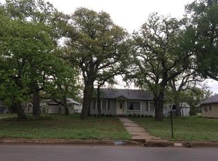 1207 Plum St, Graham, TX 76450