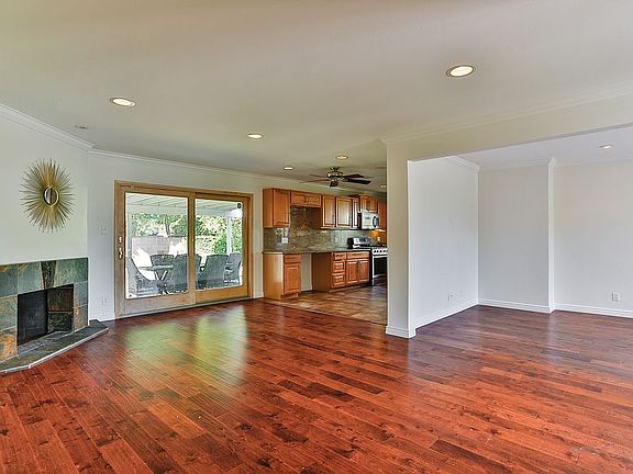 3rd image of 6643 Bobbyboyar Ave