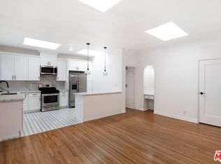 645 1/2 S Cloverdale Ave, Los Angeles, CA 90036