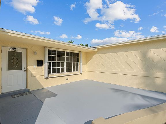 3rd image of 3921 NW 35th Terrace