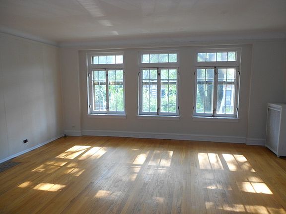 2nd image of 6117 N Fairfield Ave #2