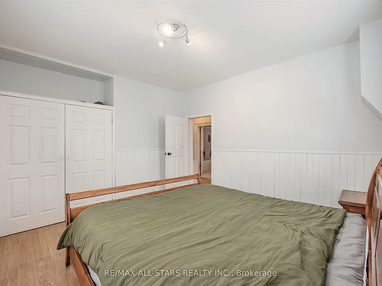 21 Albert St S — Photo 10