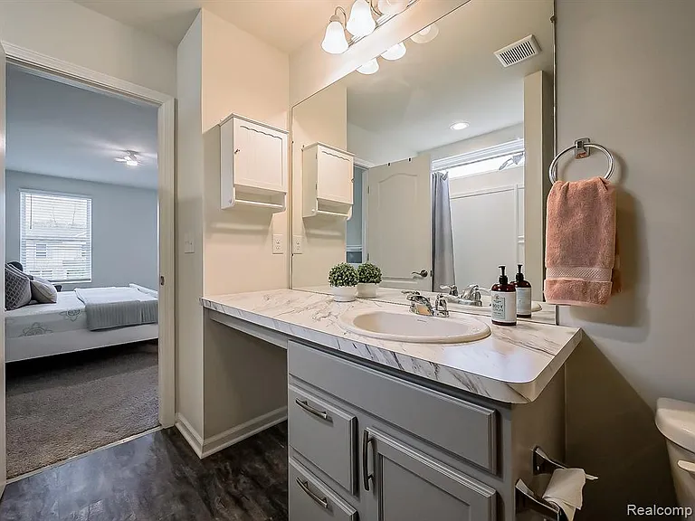 8640 Quincy Dr — Photo 25