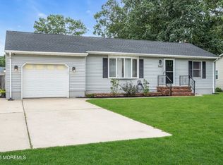 235 Willow Ln, Forked River, NJ 08731