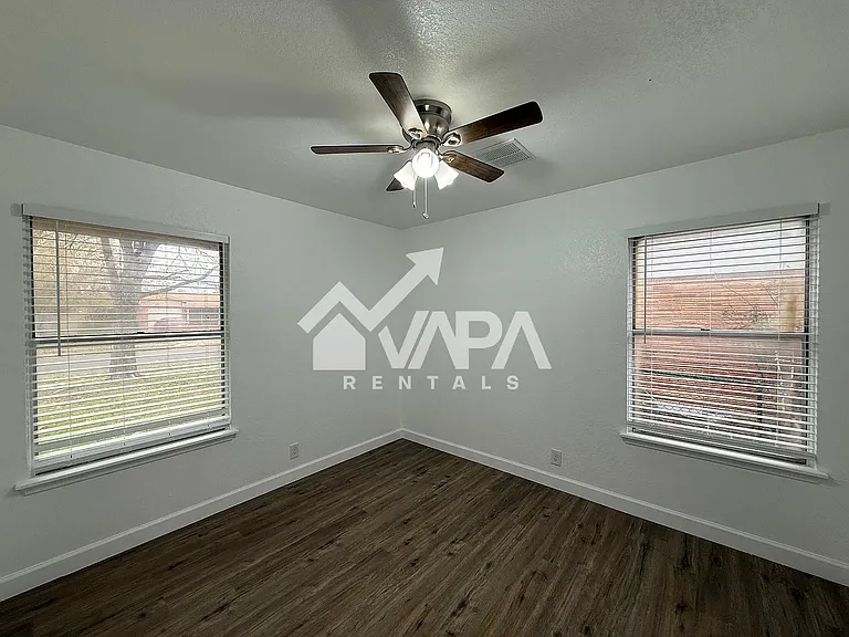 4938 Bernadine Dr — Photo 12