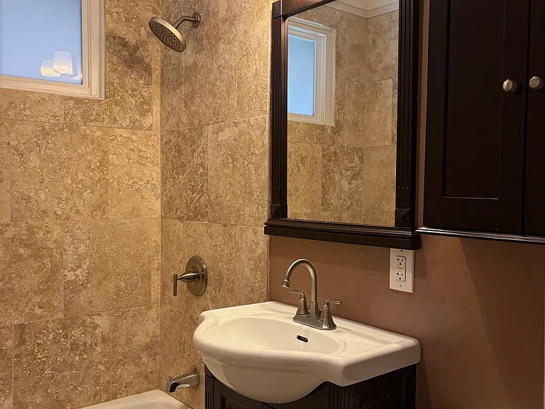 2297 Glendale Blvd #A — Photo 12