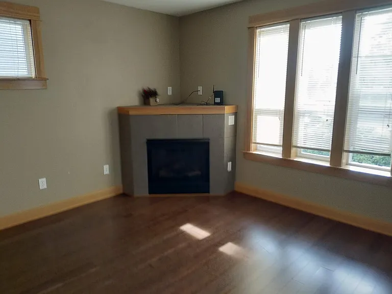 4517A 8th Ave NE #A — Photo 9