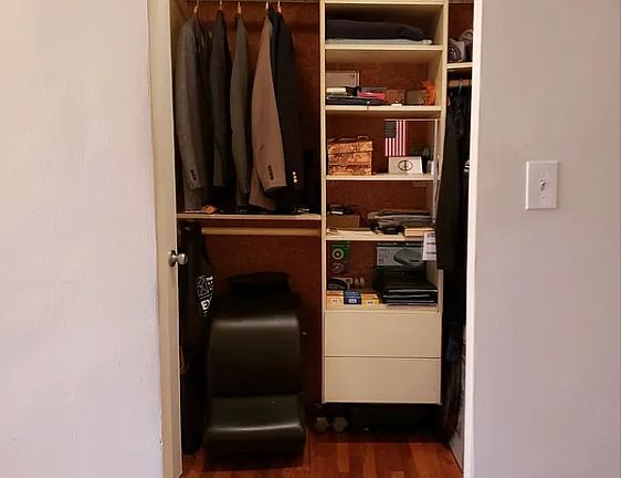 3rd image of 208 E 70th St APT 2E