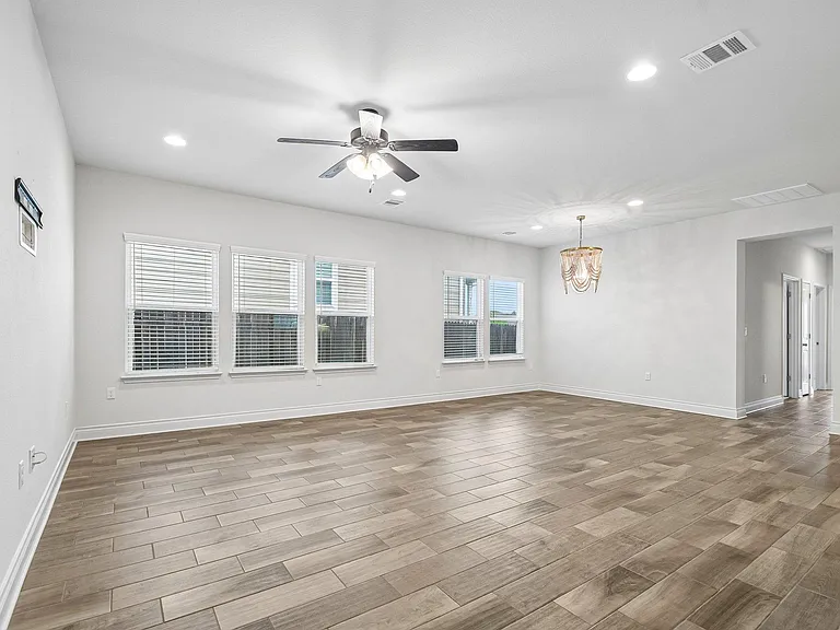 10213 Forest Grove Dr — Photo 4