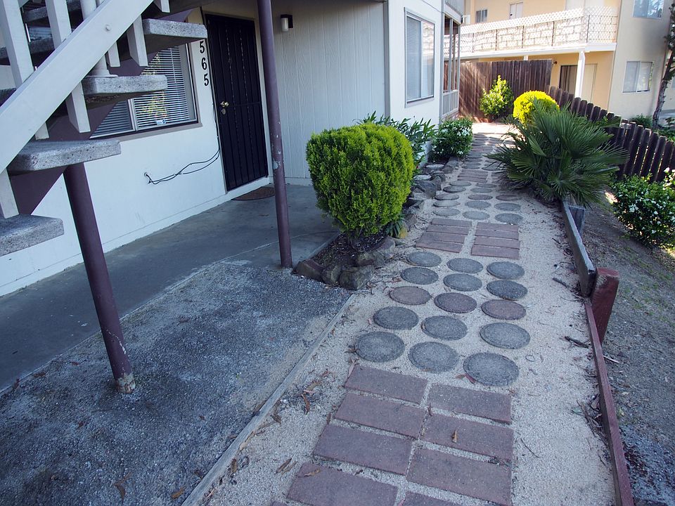 1st image of 1565 Valle Vista Ave #1565