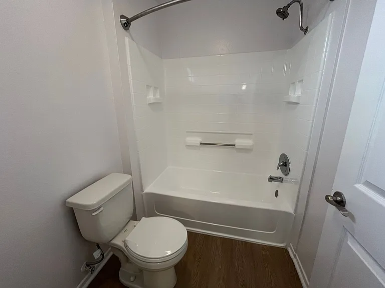 5235 Kester Ave — Photo 37
