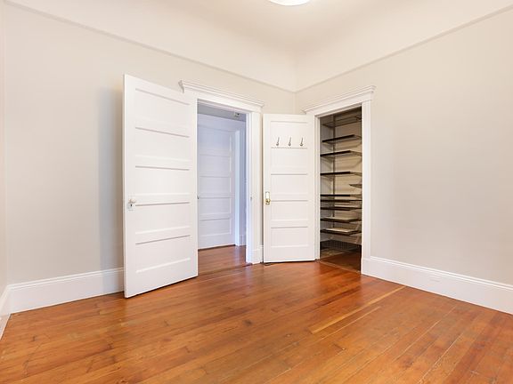 5th image of 239 Bartlett St