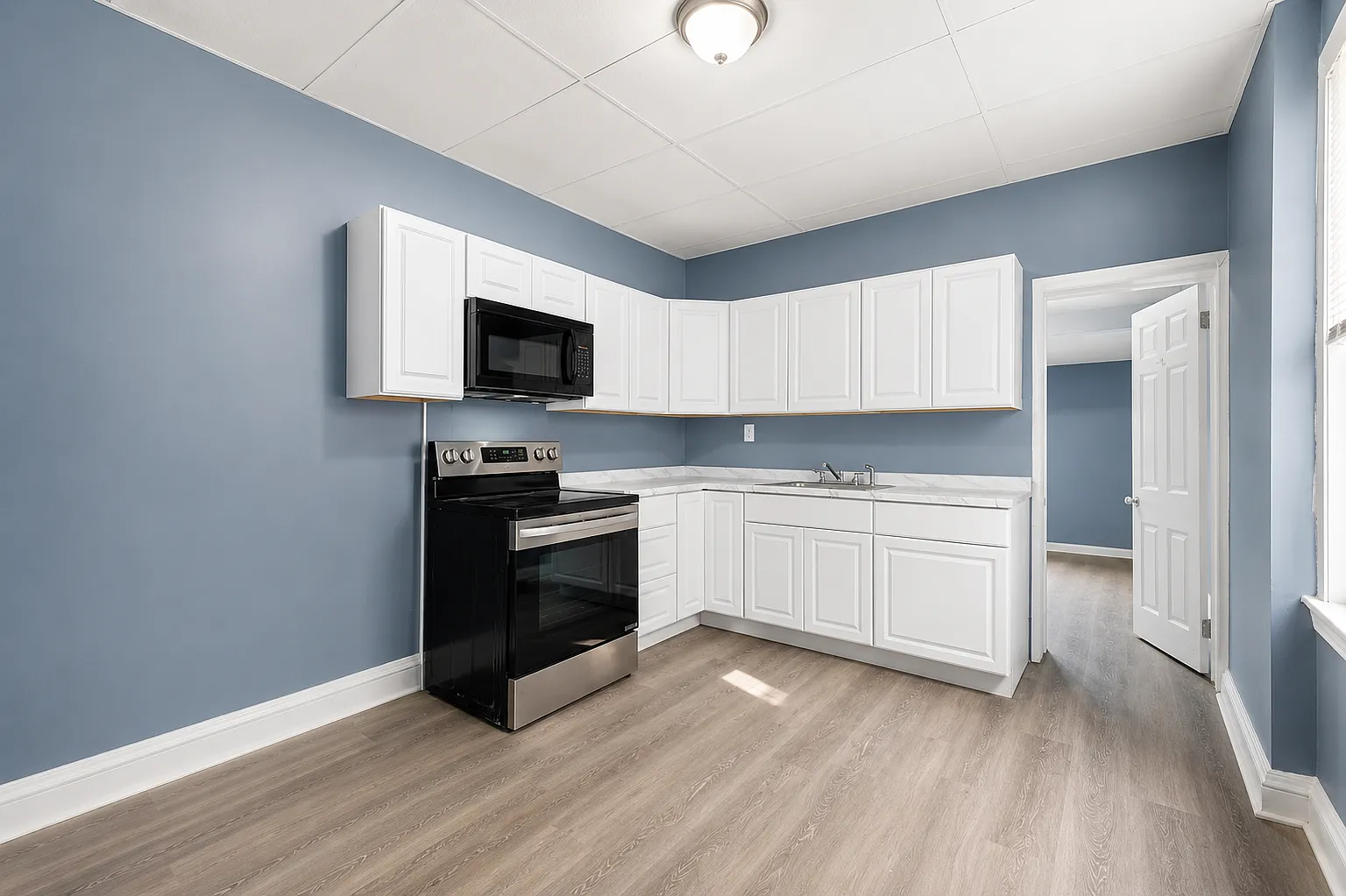 5 bed, 1516 sqft, $1,800 — Photo 2
