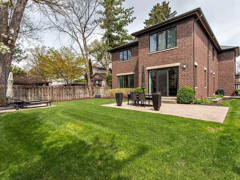 25925 York Rd — Photo 81