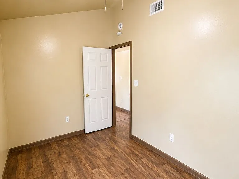 5867 Althea Ave — Photo 12