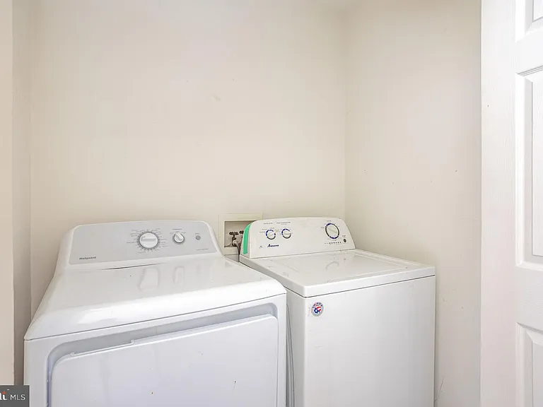 5235 Crowson Ave #6 — Photo 38